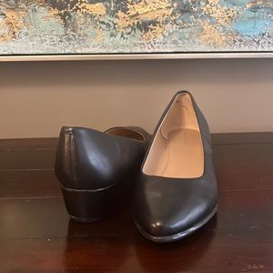 BRAND NEW -never worn EASY SPIRIT WEDGE 1 1/2”.  Perfect